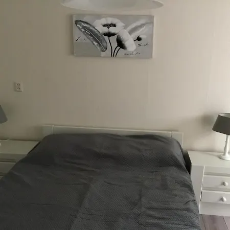 Op 't Eikenschoor 4*