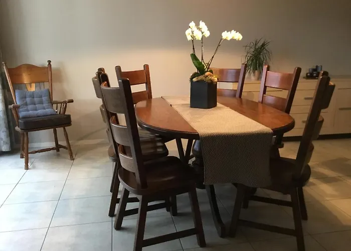 Op 't Eikenschoor 4*